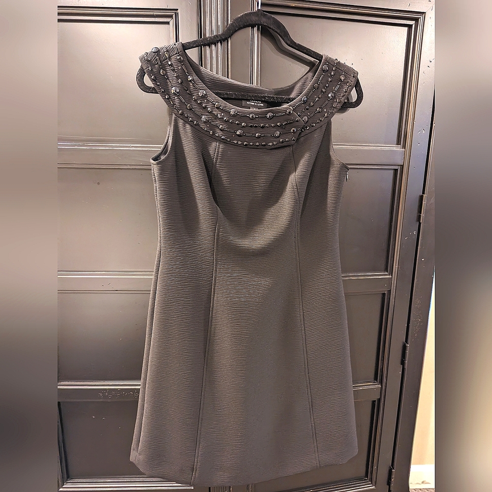 Tahari Arthur S. Levine Women's Cocktail Dress.  Size 6.Black